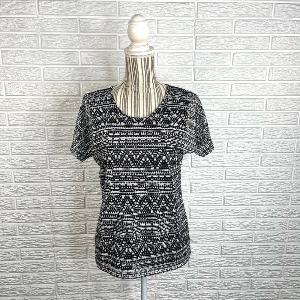Christopher & Banks Black White Laser Cut Circle Stripes Chevron Top Small - Picture 1 of 6